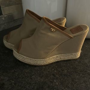 Tory Burch Wedge-Size 9